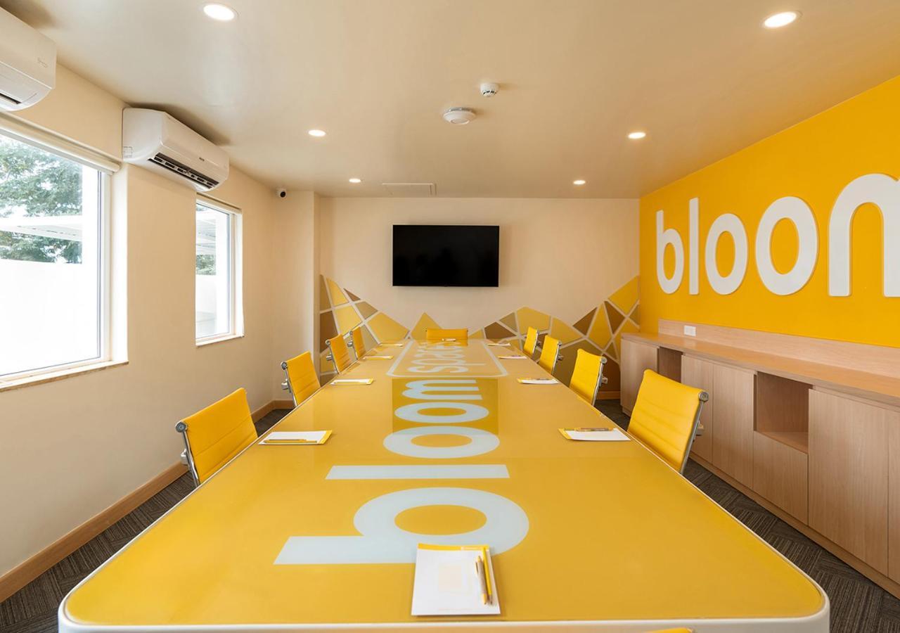Bloom Hotel Financial District ไฮเดอราบัด ภายนอก รูปภาพ